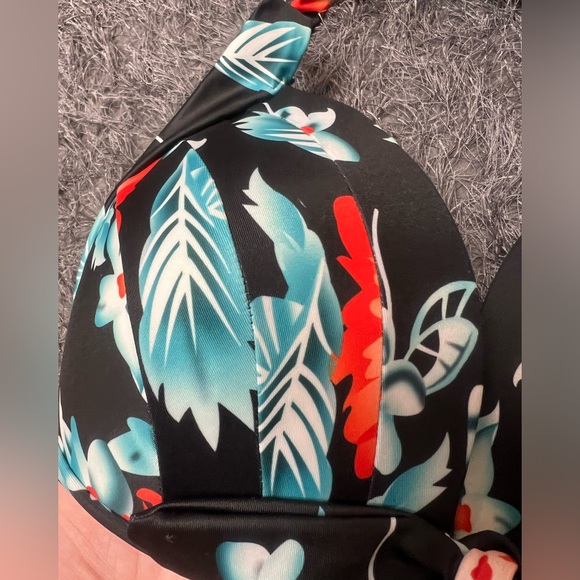 Black Floral Swimsuit Top! - Picture 4 of 15